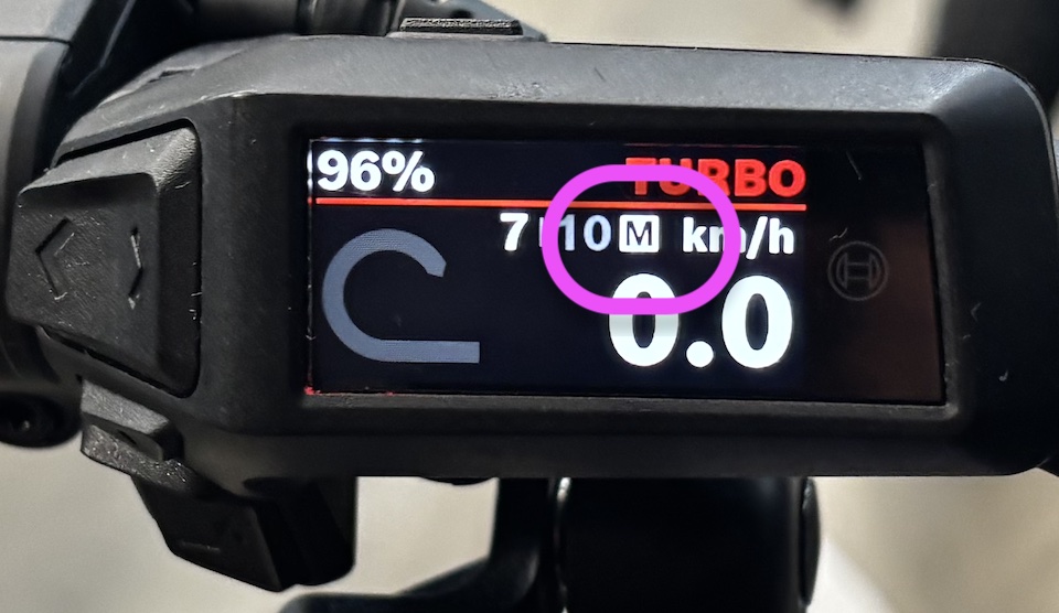 Choosing Manual mode on the TRP Automatic on the HSD P10e/P10e Sport
