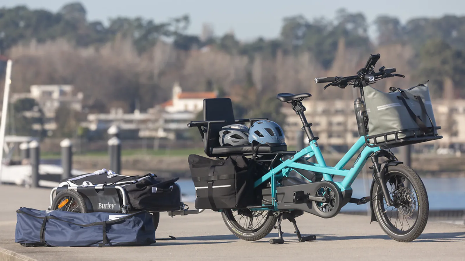 Tern GSD Gen 3 e-cargo bike with a Burley trailer